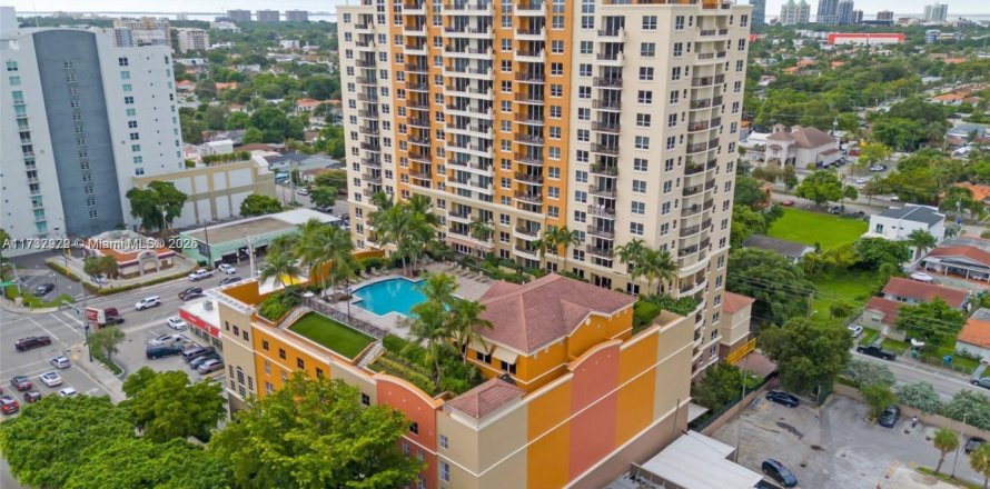 Condominio en Miami, Florida, 3 dormitorios  № 1863674