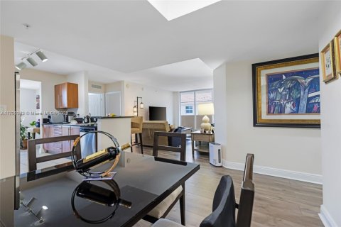 Condominio en venta en Miami, Florida, 3 dormitorios, 146.32 m2 № 1863674 - foto 8