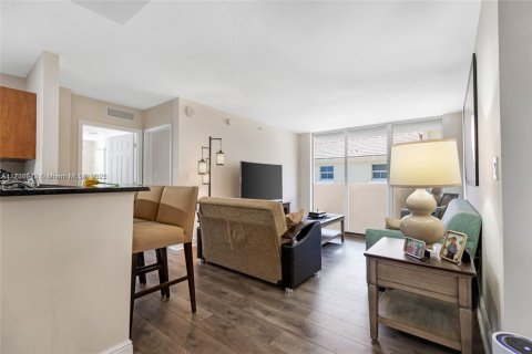 Condominio en venta en Miami, Florida, 3 dormitorios, 146.32 m2 № 1863674 - foto 11