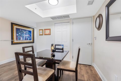 Condominio en venta en Miami, Florida, 3 dormitorios, 146.32 m2 № 1863674 - foto 10