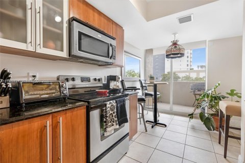 Condominio en venta en Miami, Florida, 3 dormitorios, 146.32 m2 № 1863674 - foto 13