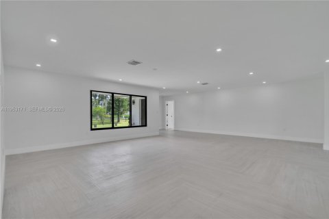 Casa en venta en Southwest Ranches, Florida, 4 dormitorios, 208.75 m2 № 2019719 - foto 15