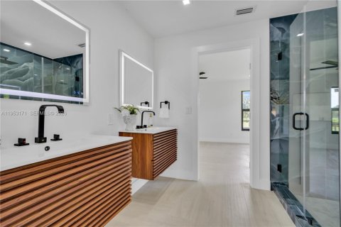 Casa en venta en Southwest Ranches, Florida, 4 dormitorios, 208.75 m2 № 2019719 - foto 19