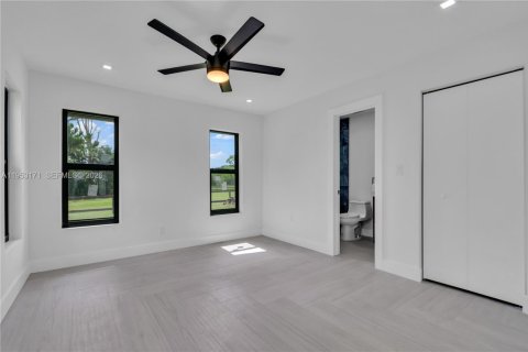 Casa en venta en Southwest Ranches, Florida, 4 dormitorios, 208.75 m2 № 2019719 - foto 21