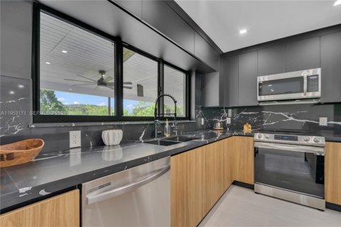 Casa en venta en Southwest Ranches, Florida, 4 dormitorios, 208.75 m2 № 2019719 - foto 11