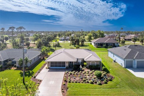 Villa ou maison à vendre à Rotonda, Floride: 3 chambres, 152.82 m2 № 1449436 - photo 1