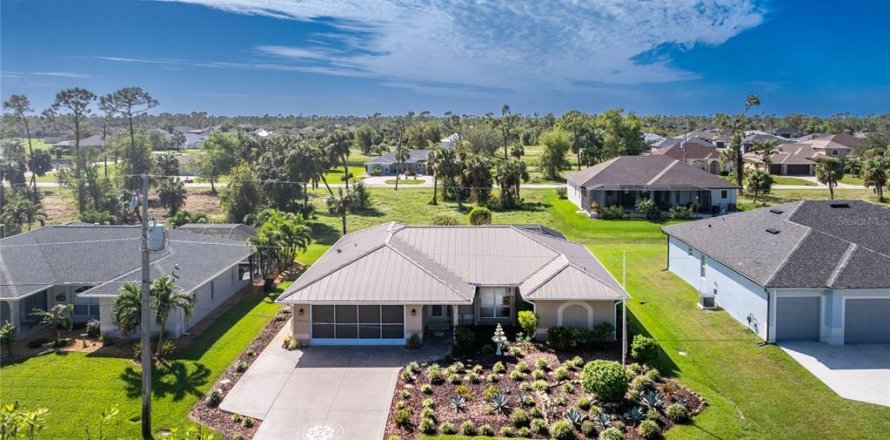 Villa ou maison à Rotonda, Floride 3 chambres, 152.82 m2 № 1449436