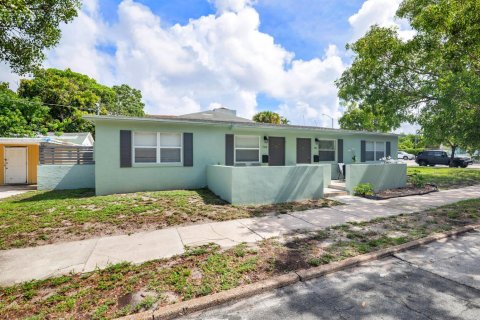 Immobilier commercial à West Palm Beach, Floride 150.13 m2 № 2293905