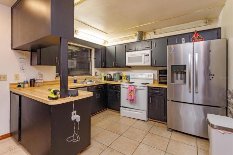 House in Apopka, Florida 3 bedrooms, 157.75 sq.m. № 1904229 - photo 10