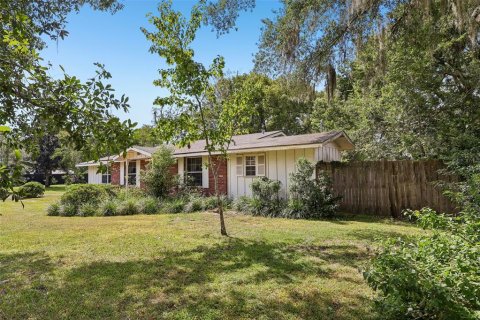 House in Ocala, Florida 2 bedrooms, 143.44 sq.m. № 2396243 - photo 2