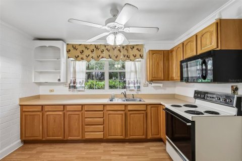 House in Ocala, Florida 2 bedrooms, 143.44 sq.m. № 2396243 - photo 10