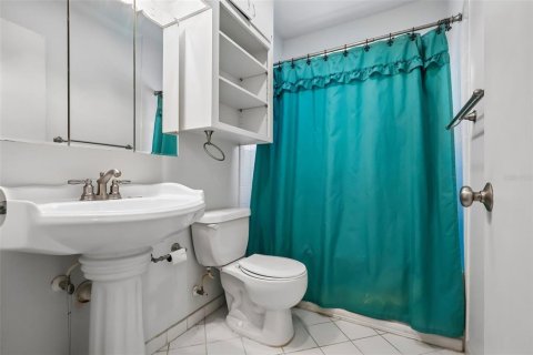 House in Ocala, Florida 2 bedrooms, 143.44 sq.m. № 2396243 - photo 17