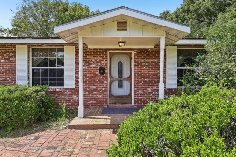House in Ocala, Florida 2 bedrooms, 143.44 sq.m. № 2396243 - photo 3