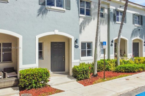 Townhouse in Homestead, Florida 3 bedrooms, 140.19 sq.m. № 1502858 - photo 24