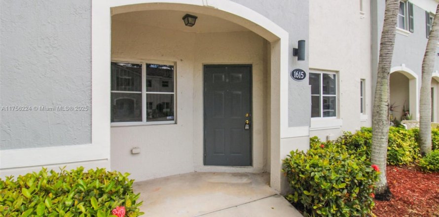 Townhouse in Homestead, Florida 3 bedrooms, 140.19 sq.m. № 1502858