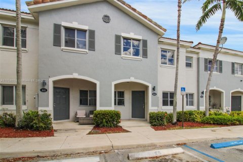 Townhouse in Homestead, Florida 3 bedrooms, 140.19 sq.m. № 1502858 - photo 2