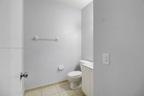 Townhouse in Homestead, Florida 3 bedrooms, 140.19 sq.m. № 1502858 - photo 10