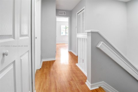Townhouse in Homestead, Florida 3 bedrooms, 140.19 sq.m. № 1502858 - photo 16