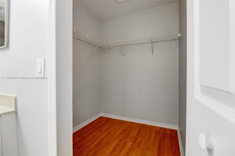 Townhouse in Homestead, Florida 3 bedrooms, 140.19 sq.m. № 1502858 - photo 15