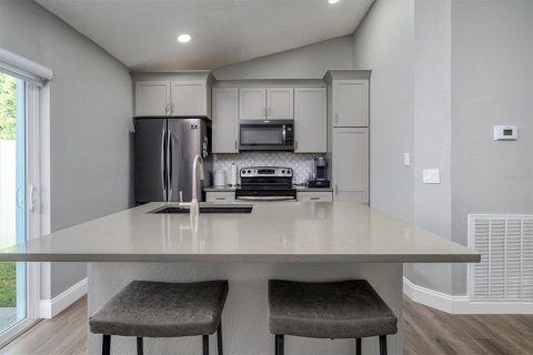 House in Wesley Chapel, Florida 3 bedrooms, 107.58 sq.m. № 2348052 - photo 10