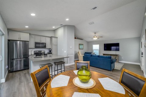House in Wesley Chapel, Florida 3 bedrooms, 107.58 sq.m. № 2348052 - photo 8