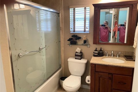 House in Saint Petersburg, Florida 3 bedrooms, 232.63 sq.m. № 1629981 - photo 19