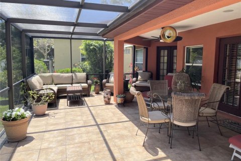 House in Saint Petersburg, Florida 3 bedrooms, 232.63 sq.m. № 1629981 - photo 21