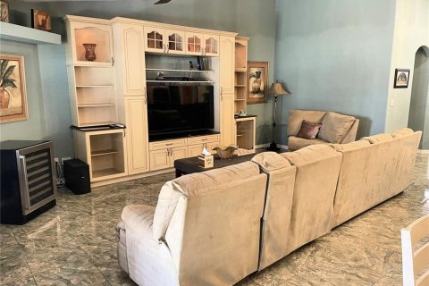 House in Saint Petersburg, Florida 3 bedrooms, 232.63 sq.m. № 1629981 - photo 12
