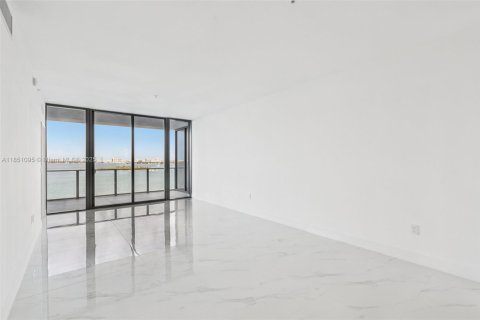 Condo in Miami, Florida, 3 bedrooms  № 1855289 - photo 5
