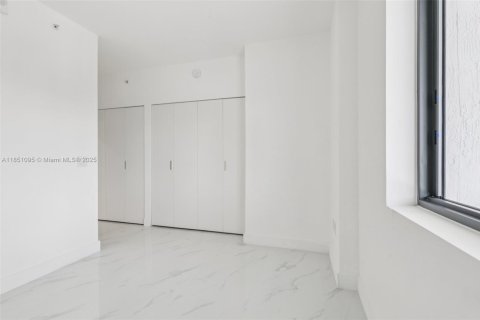 Condo in Miami, Florida, 3 bedrooms  № 1855289 - photo 26
