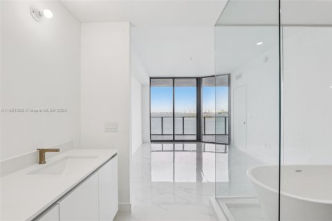Condo in Miami, Florida, 3 bedrooms  № 1855289 - photo 19