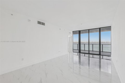 Condo in Miami, Florida, 3 bedrooms  № 1855289 - photo 6