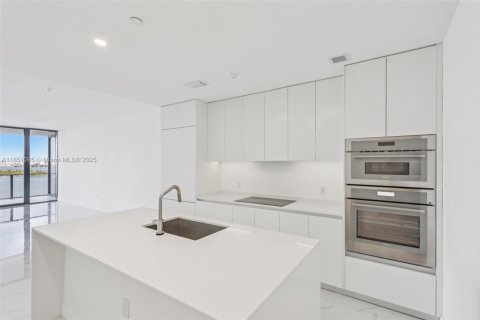 Condo in Miami, Florida, 3 bedrooms  № 1855289 - photo 10