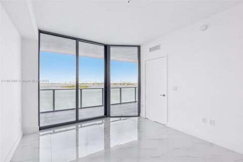 Condo in Miami, Florida, 3 bedrooms  № 1855289 - photo 13