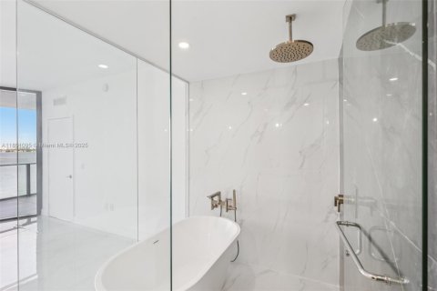 Condo in Miami, Florida, 3 bedrooms  № 1855289 - photo 18