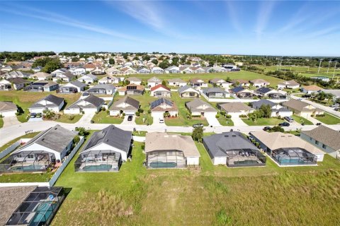 House in Davenport, Florida 4 bedrooms, 123.93 sq.m. № 1916400 - photo 29