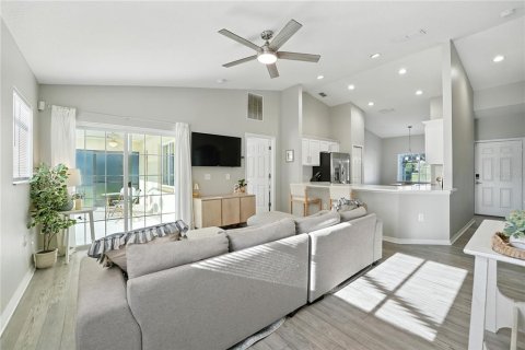 House in Davenport, Florida 4 bedrooms, 123.93 sq.m. № 1916400 - photo 6