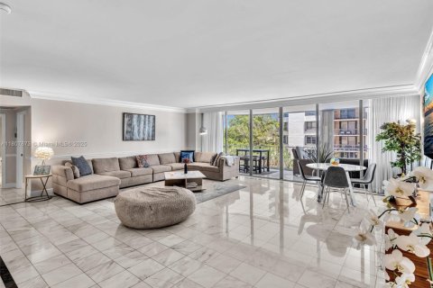 Condo in Bal Harbour, Florida, 3 bedrooms  № 1748222 - photo 7