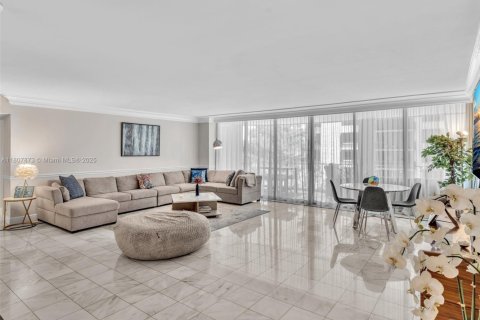 Condo in Bal Harbour, Florida, 3 bedrooms  № 1748222 - photo 18
