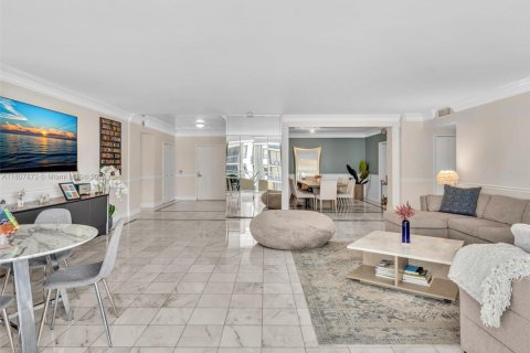 Condo in Bal Harbour, Florida, 3 bedrooms  № 1748222 - photo 17