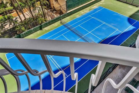 Condo in Bal Harbour, Florida, 3 bedrooms  № 1748222 - photo 16