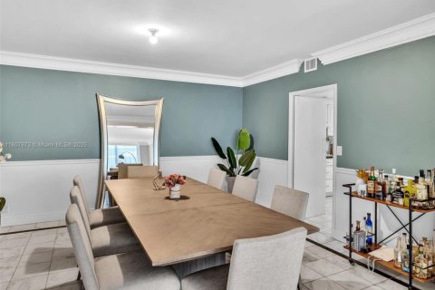 Condo in Bal Harbour, Florida, 3 bedrooms  № 1748222 - photo 22