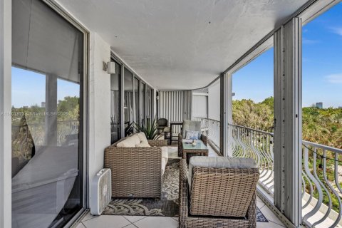 Condo in Bal Harbour, Florida, 3 bedrooms  № 1748222 - photo 15