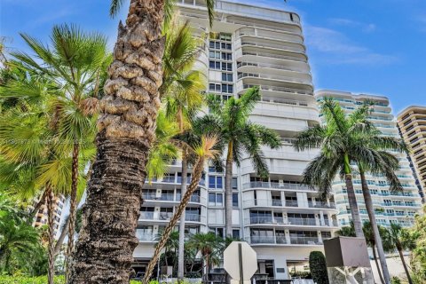 Condo in Bal Harbour, Florida, 3 bedrooms  № 1748222 - photo 2