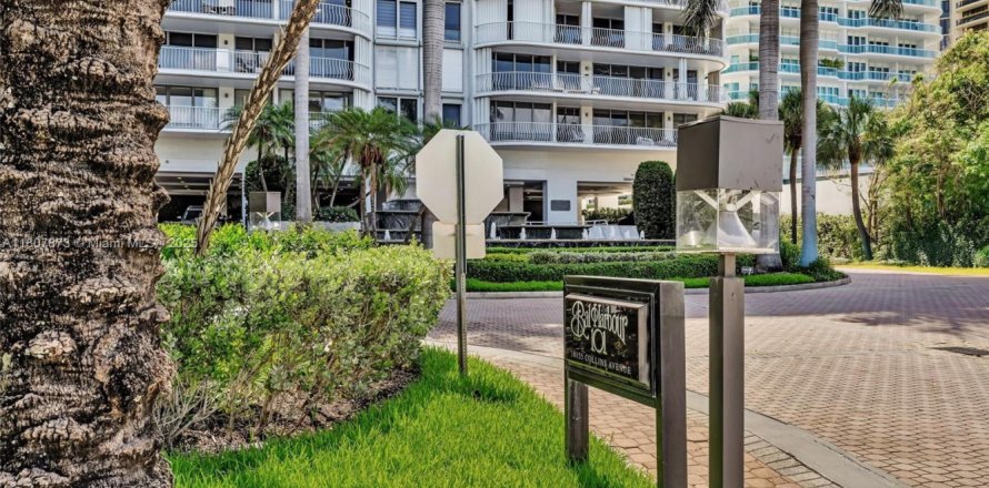 Condo in Bal Harbour, Florida, 3 bedrooms № 1748222