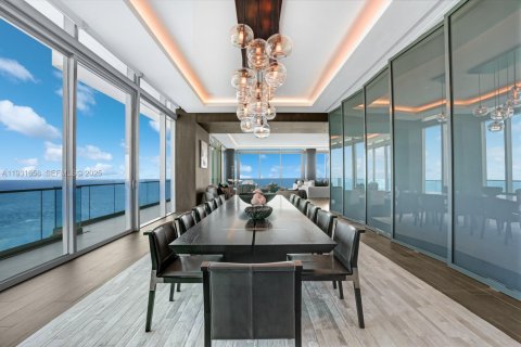 Condominio en venta en Bal Harbour, Florida, 6 dormitorios, 835.47 m2 № 2034754 - foto 22