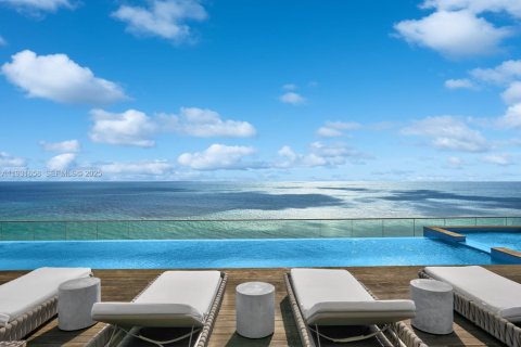 Condominio en venta en Bal Harbour, Florida, 6 dormitorios, 835.47 m2 № 2034754 - foto 8