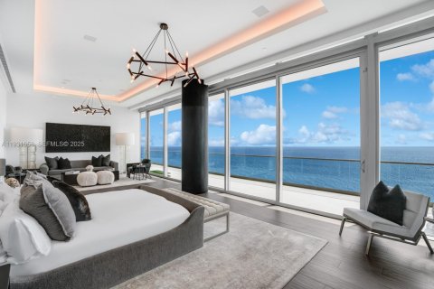 Condominio en venta en Bal Harbour, Florida, 6 dormitorios, 835.47 m2 № 2034754 - foto 14