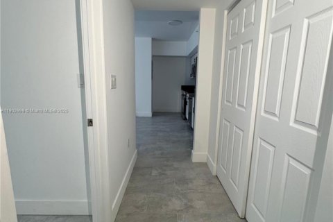 Apartment in Miami, Florida 3 bedrooms, 92.34 sq.m. № 1954278 - photo 15