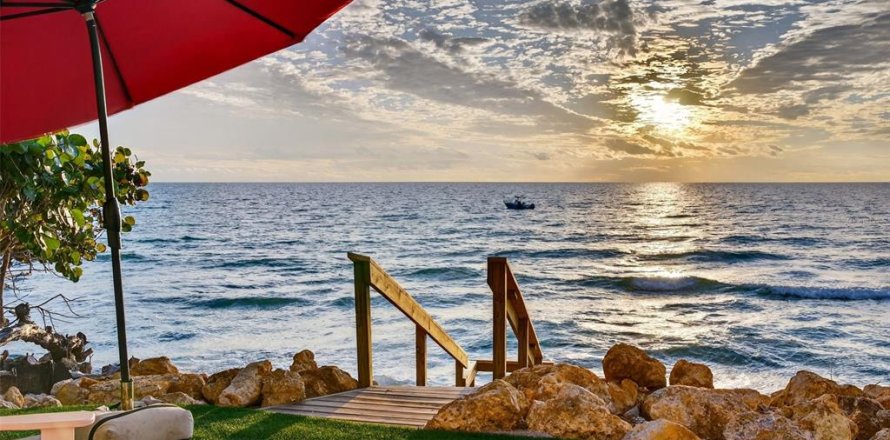 Villa ou maison à Sarasota, Floride 6 chambres, 423.73 m2 № 2144918